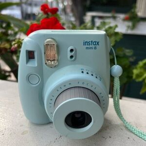 Fujifilm Instax Mini in Soft Blue